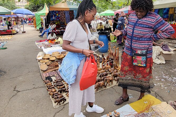 Souvenir Crafts, Fabric Shopping & Hair Braiding & City Tour - Optional hair braiding: what it means and how to add it