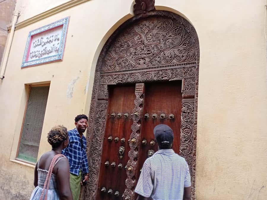 Swahili Carved Doors Tour by Woman Woodcarver: Lamu Island - The Shela option, more carved doors 3 km away