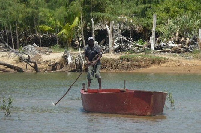 Tour Malindi & Robinson Island & Marafa Hell's Kitchen - Malindi Market first: where your day starts fast and local