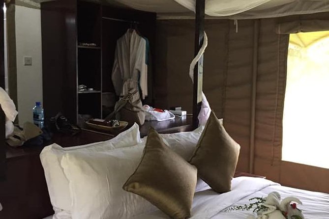 Vegans special safari - Lake Nakuru: the rhino-first plan and Masika waterfall time