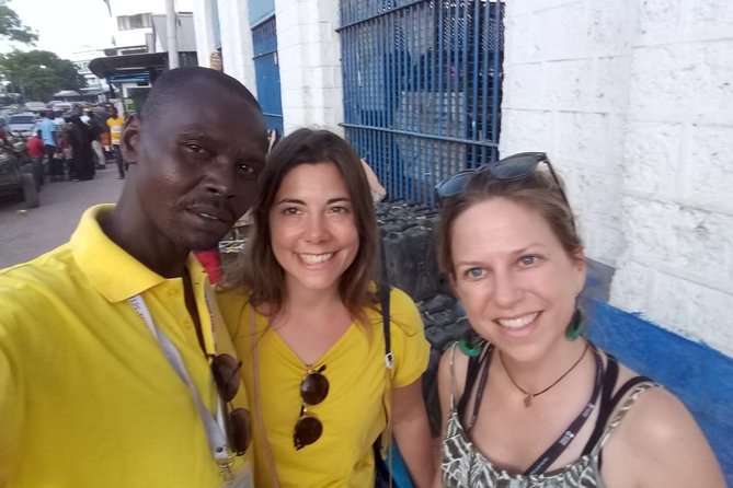Walking Tour Through Old Town Mombasa and Fort Jesus - Old Town walk: fish market, old port vibes, a Hindu Temple, and Akamba crafts