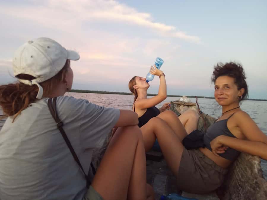 Watamu: Sunset Mangrove Canoe Tour with Coconut Drink - Waiting for the sky: sunset behind Green Island